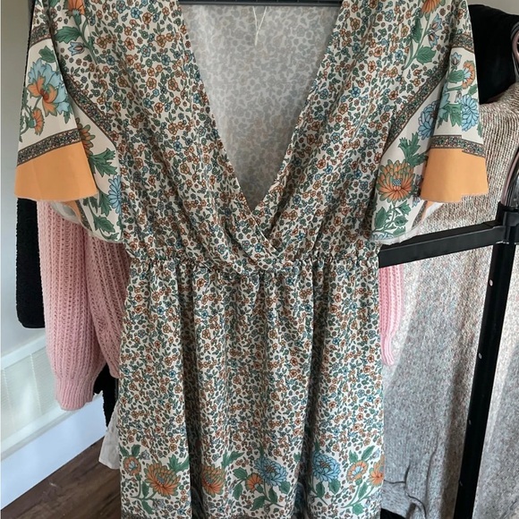 Floral V-Neck Dress in Orange and Cream - Picture 2 of 4